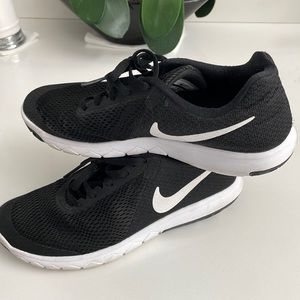 Nike Flex Experience RN 6 US Size 8